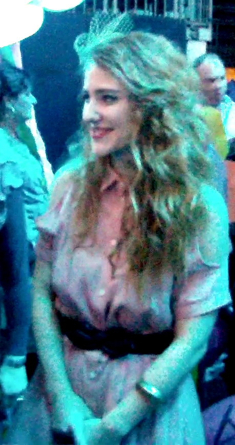 Mia Diekow mit langen lockigen Haaren beim deutschen ESC-Vorentscheid im Februar 2013.